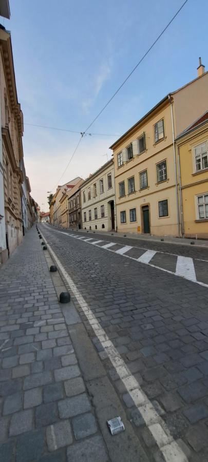 Endless Chanson Zagreb Exteriör bild